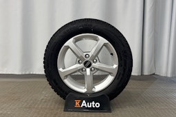 valkoinen Audi Q2 2024 kuva 13.