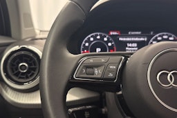 valkoinen Audi Q2 2024 kuva 15.