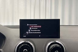 valkoinen Audi Q2 2024 kuva 19.
