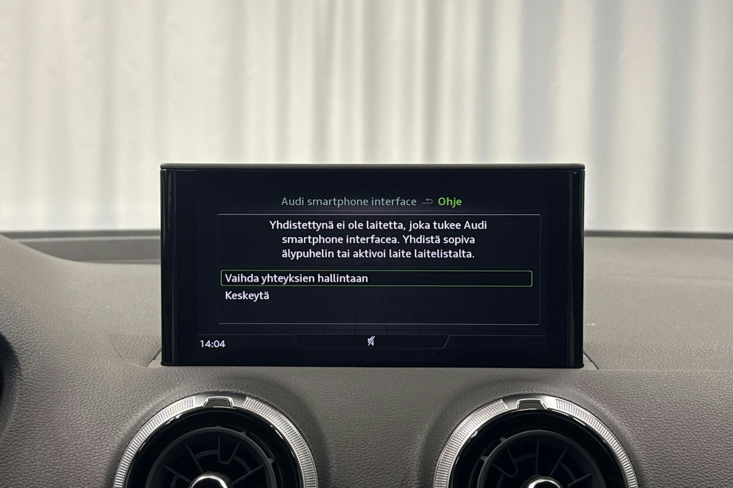 valkoinen Audi Q2 2024 kuva 21.