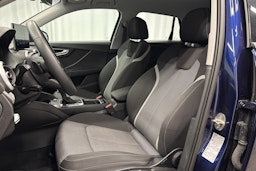 sininen Audi Q2 2024 kuva 15.