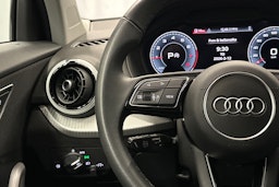 sininen Audi Q2 2024 kuva 17.