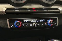 sininen Audi Q2 2024 kuva 22.