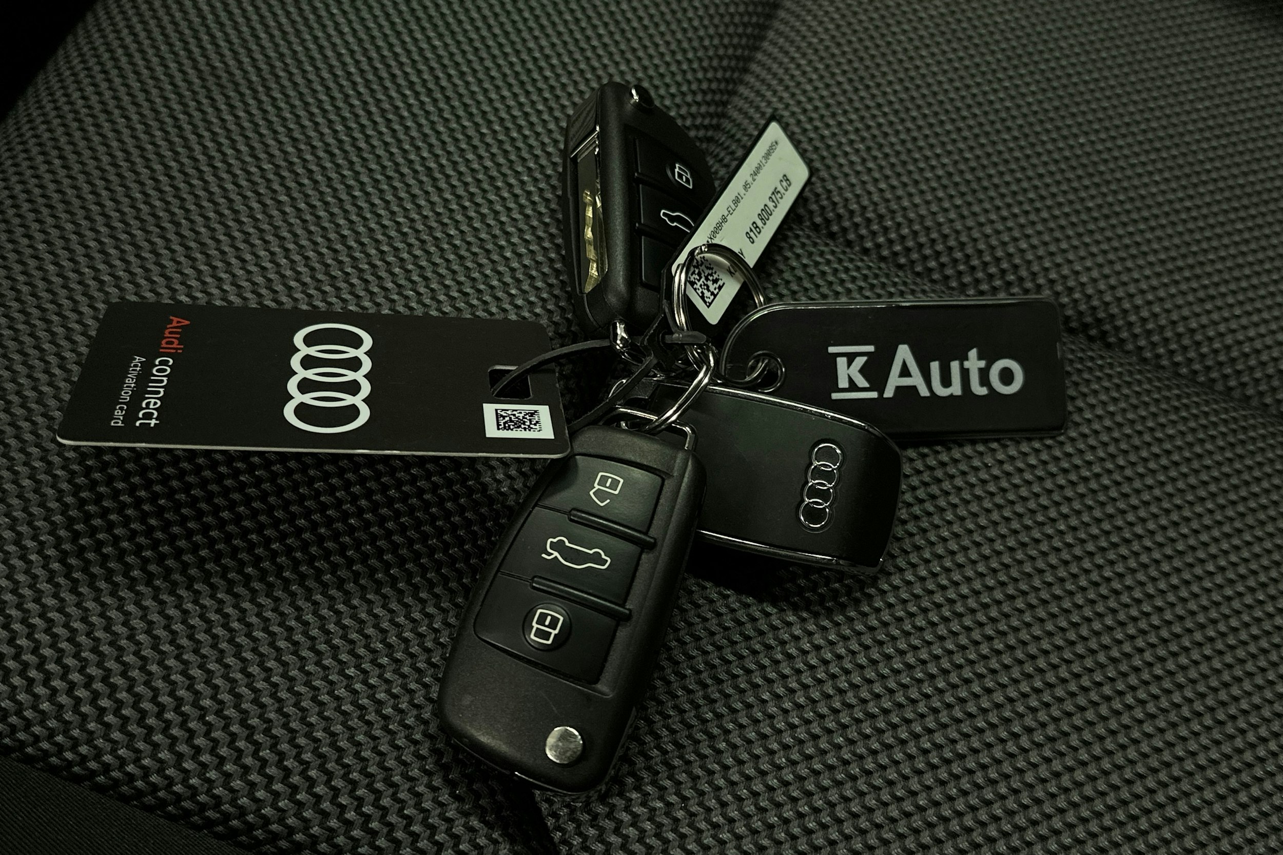 sininen Audi Q2 2024 kuva 28.