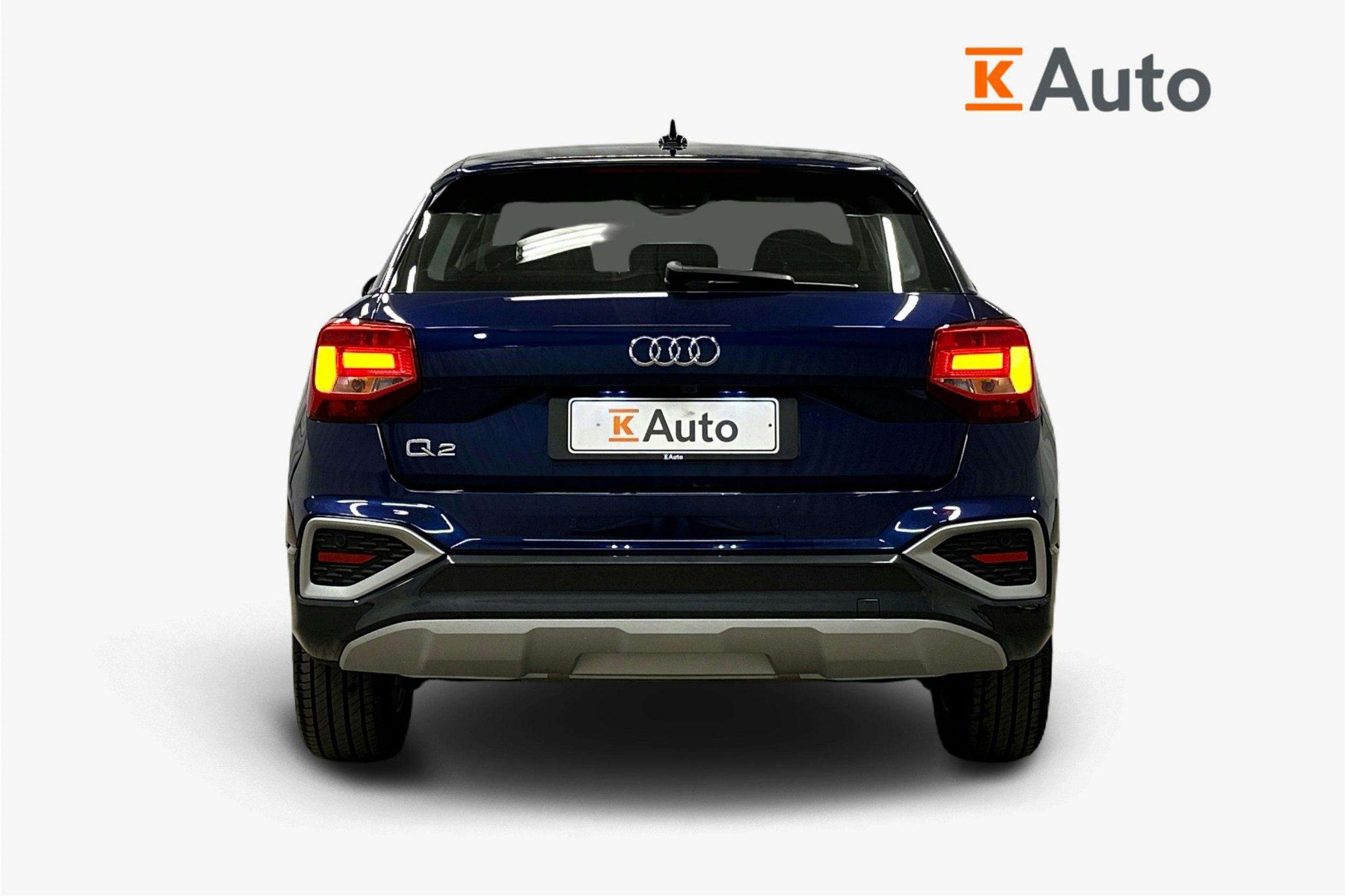 sininen Audi Q2 2024 kuva 3.