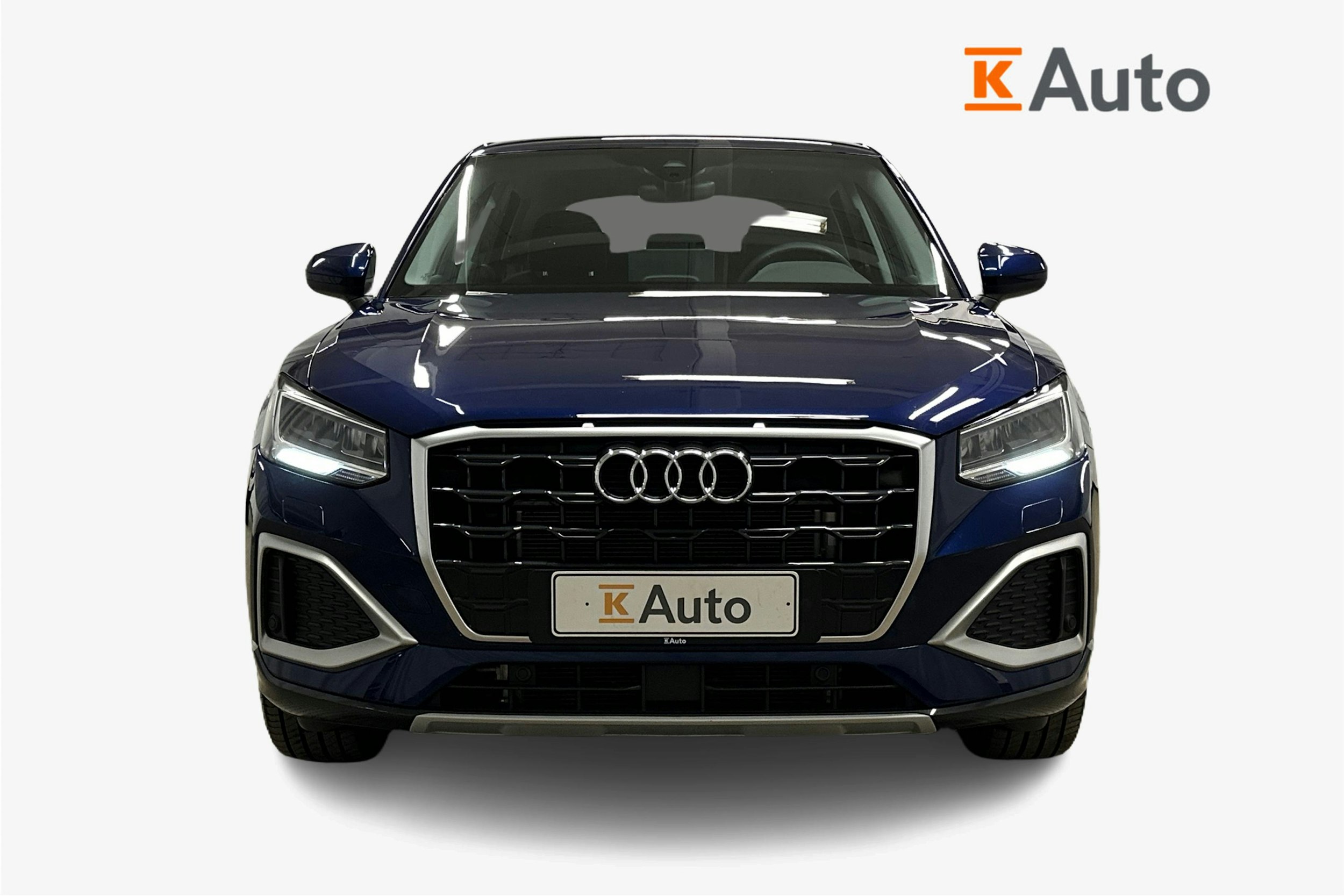 sininen Audi Q2 2024 kuva 5.