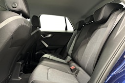 sininen Audi Q2 2024 kuva 10.