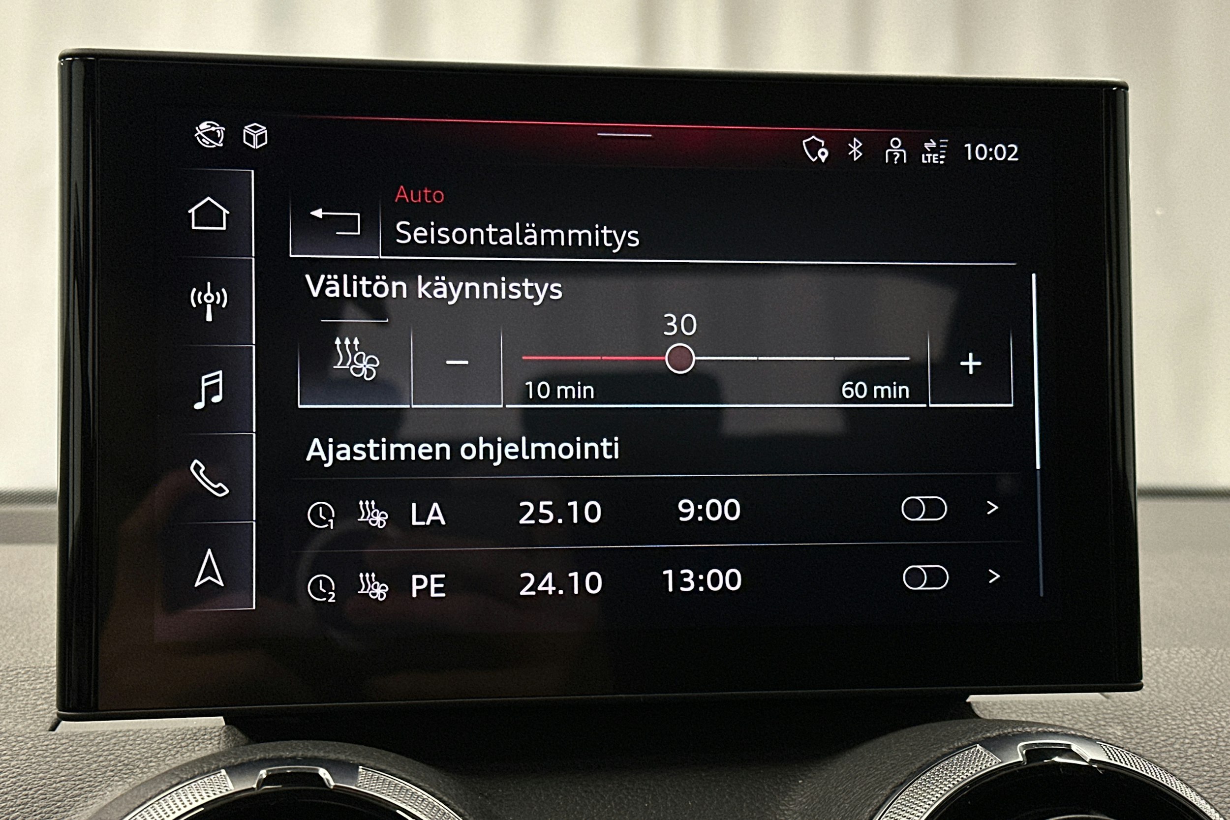sininen Audi Q2 2024 kuva 22.