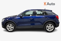 sininen Audi Q2 2024 kuva 6.