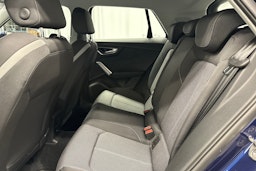 sininen Audi Q2 2024 kuva 10.