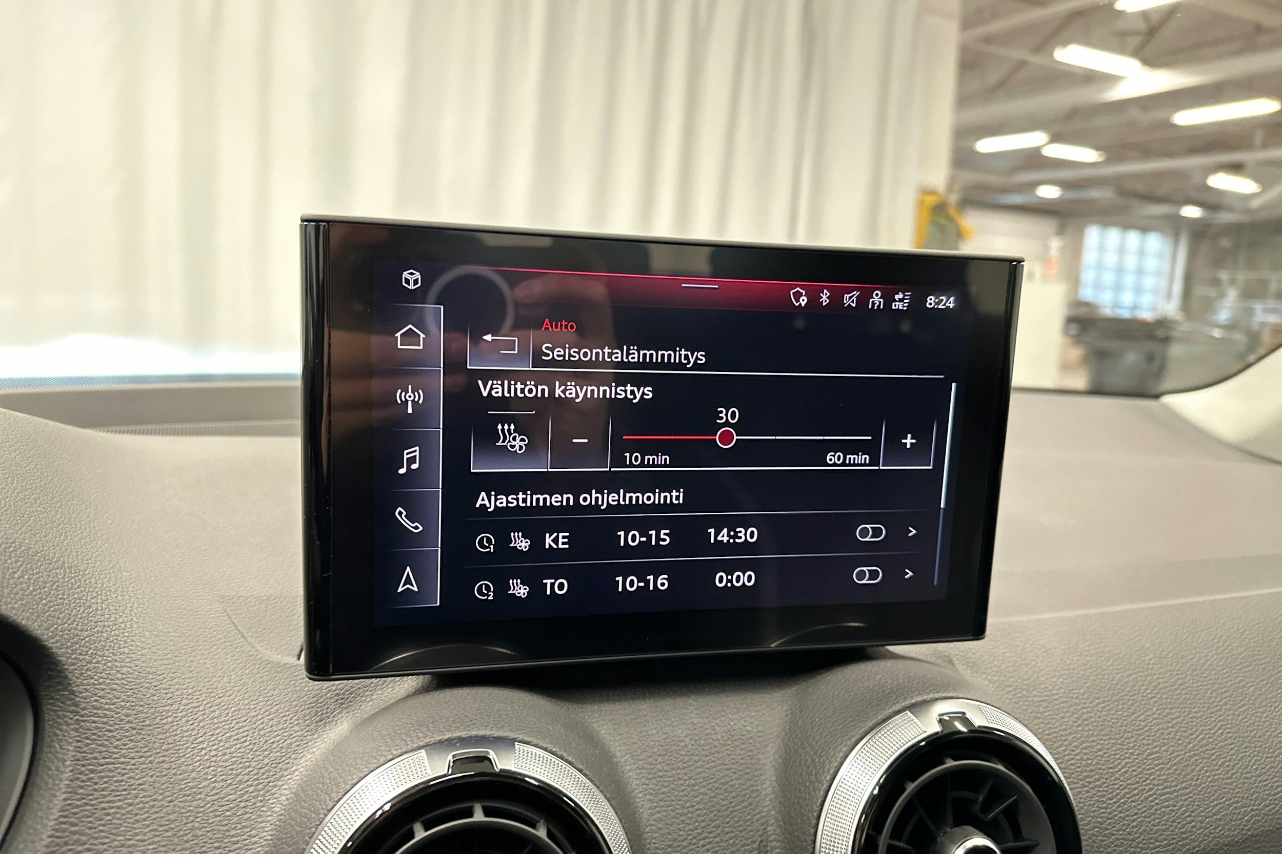 sininen Audi Q2 2024 kuva 19.