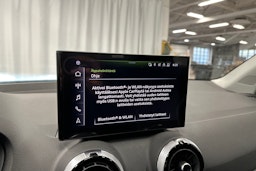 sininen Audi Q2 2024 kuva 22.