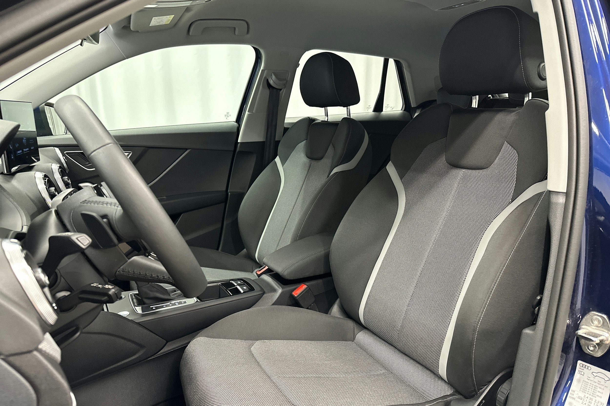 sininen Audi Q2 2024 kuva 25.