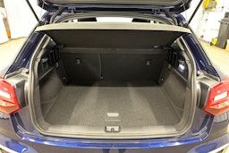 sininen Audi Q2 2024 kuva 26.