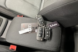 sininen Audi Q2 2024 kuva 28.