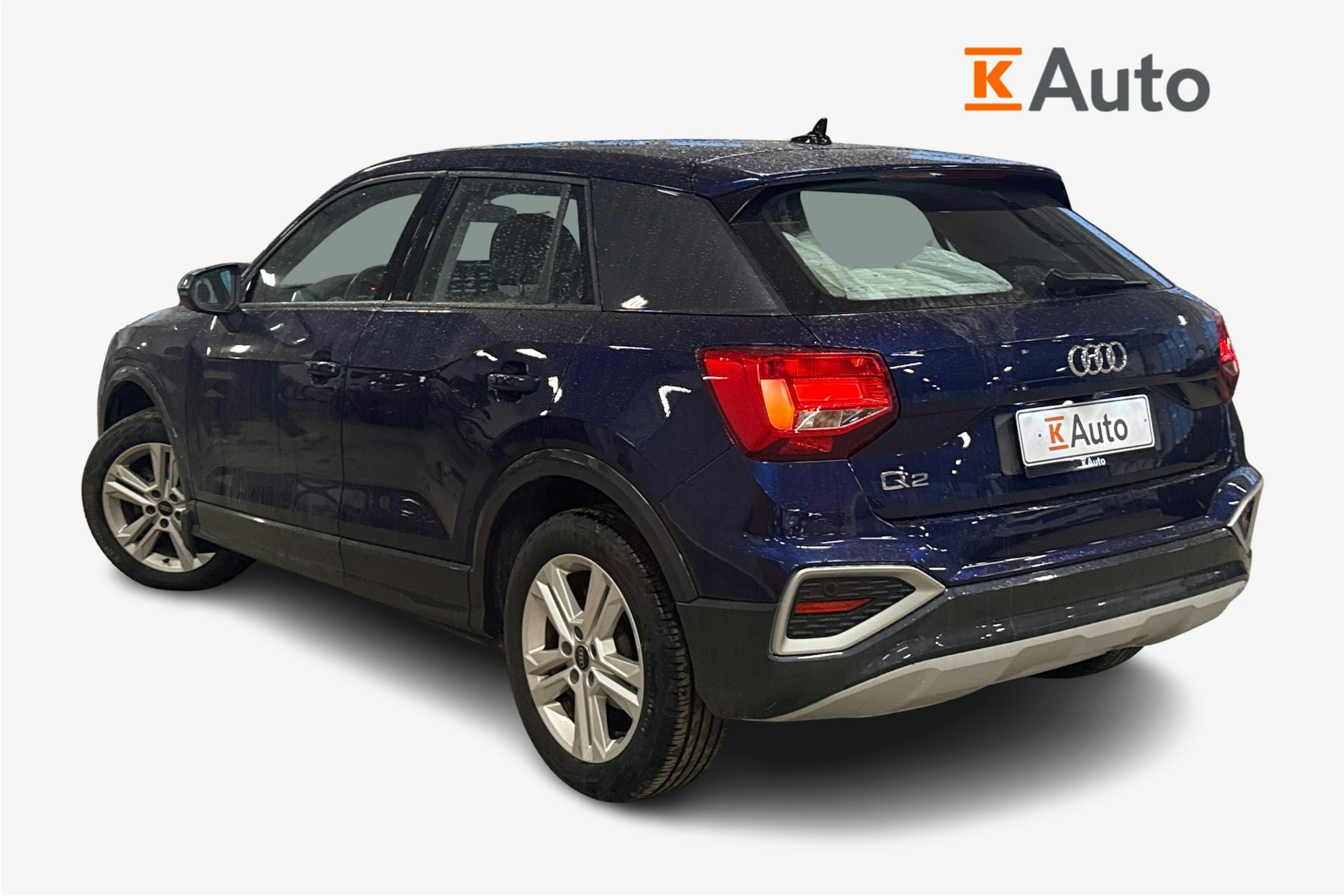 sininen Audi Q2 2024 kuva 2.