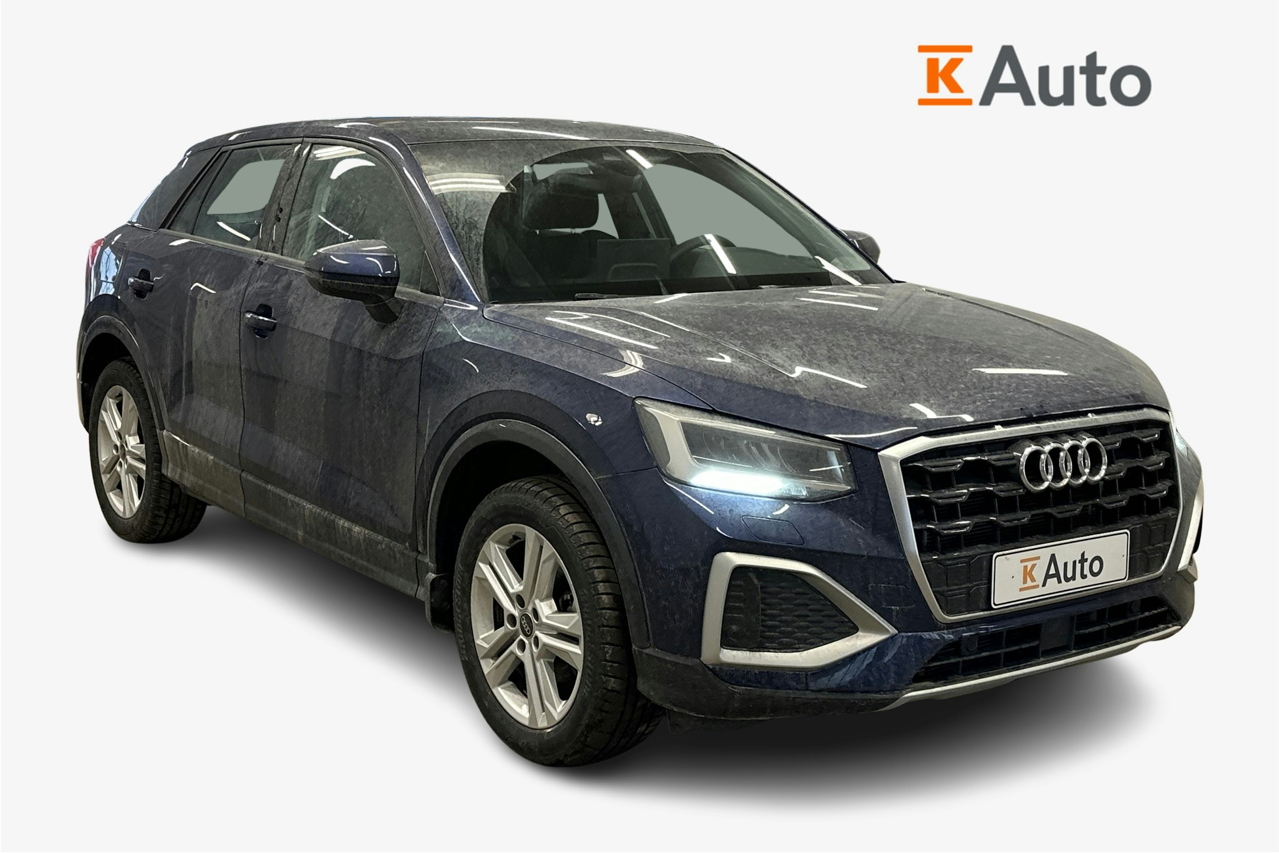 sininen Audi Q2 2024 kuva 1.