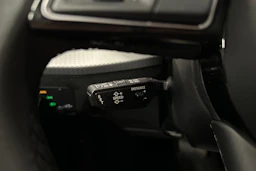 sininen Audi Q2 2024 kuva 19.