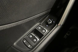 sininen Audi Q2 2024 kuva 20.