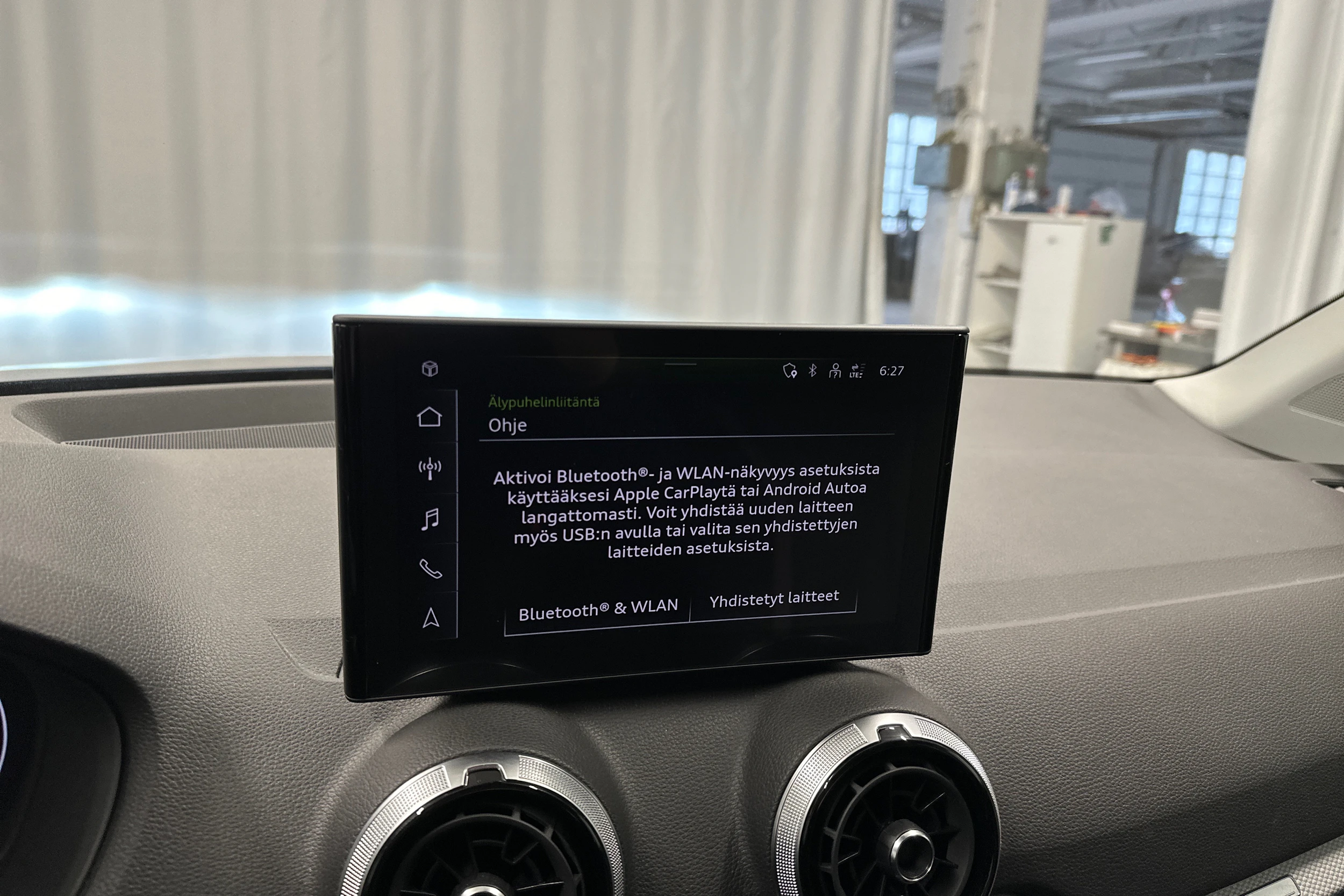 sininen Audi Q2 2024 kuva 23.