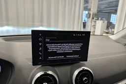 sininen Audi Q2 2024 kuva 23.