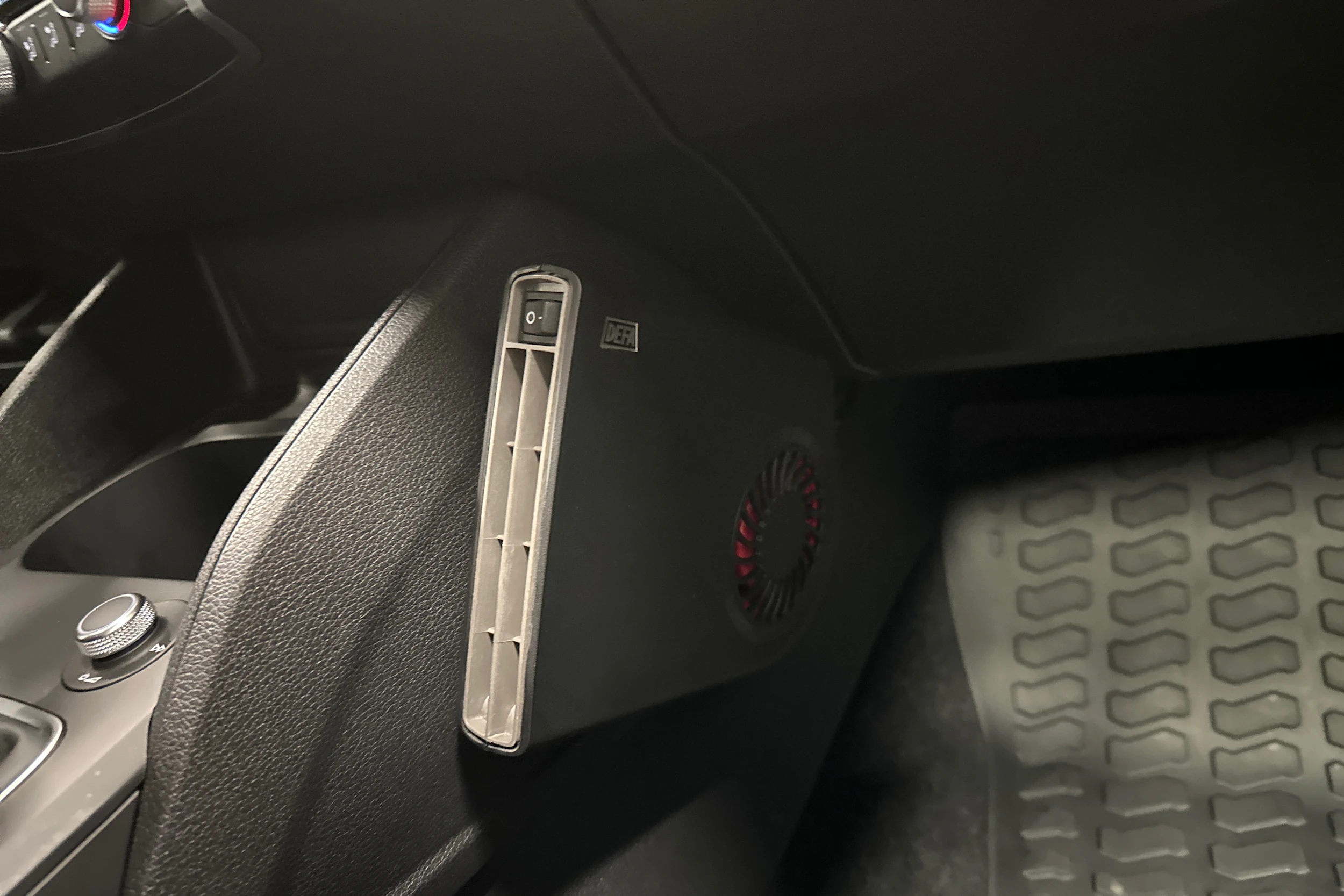 sininen Audi Q2 2024 kuva 28.