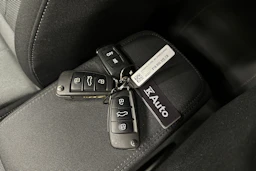 sininen Audi Q2 2024 kuva 32.