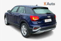 sininen Audi Q2 2024 kuva 2.