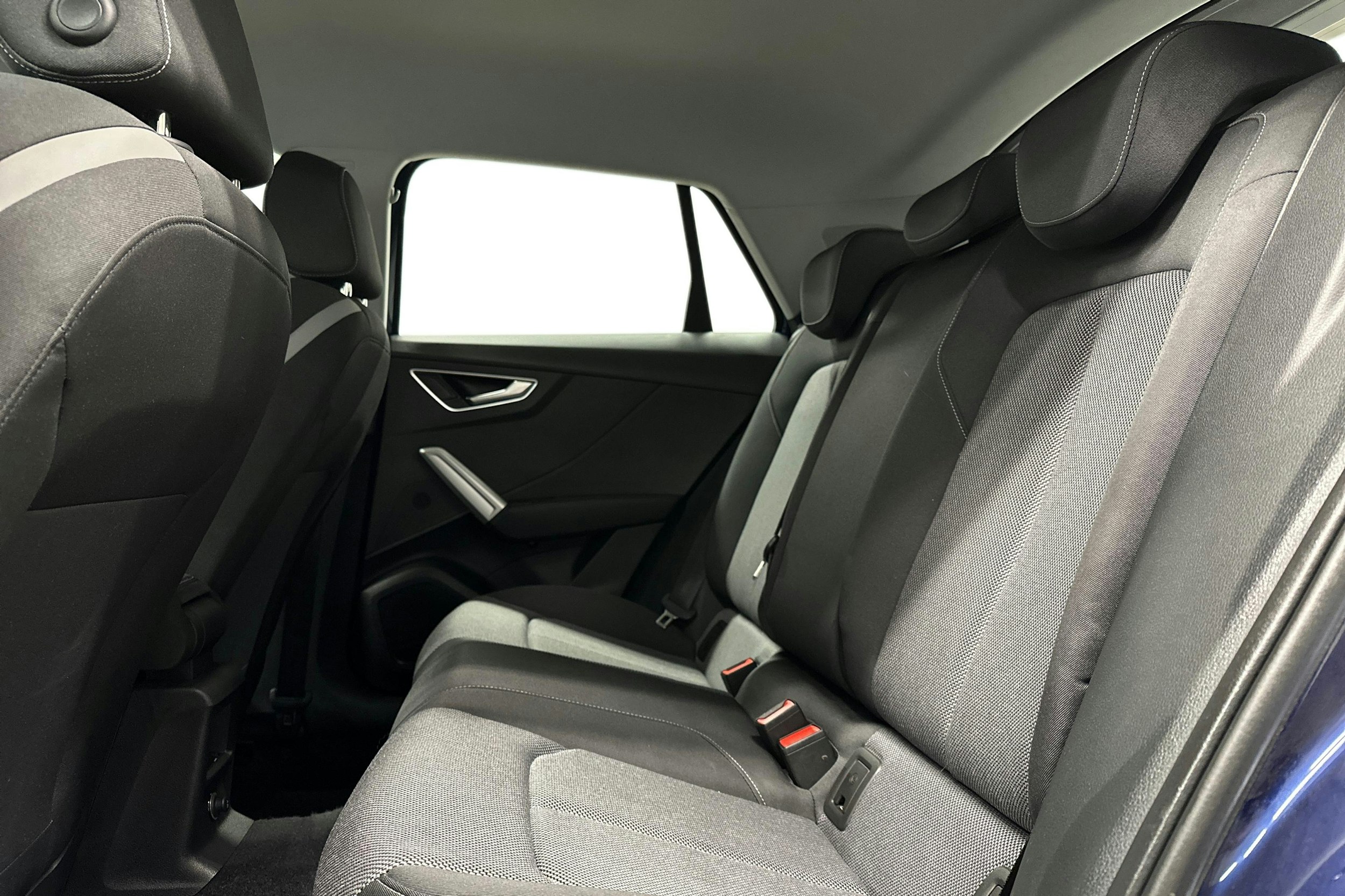 sininen Audi Q2 2024 kuva 10.