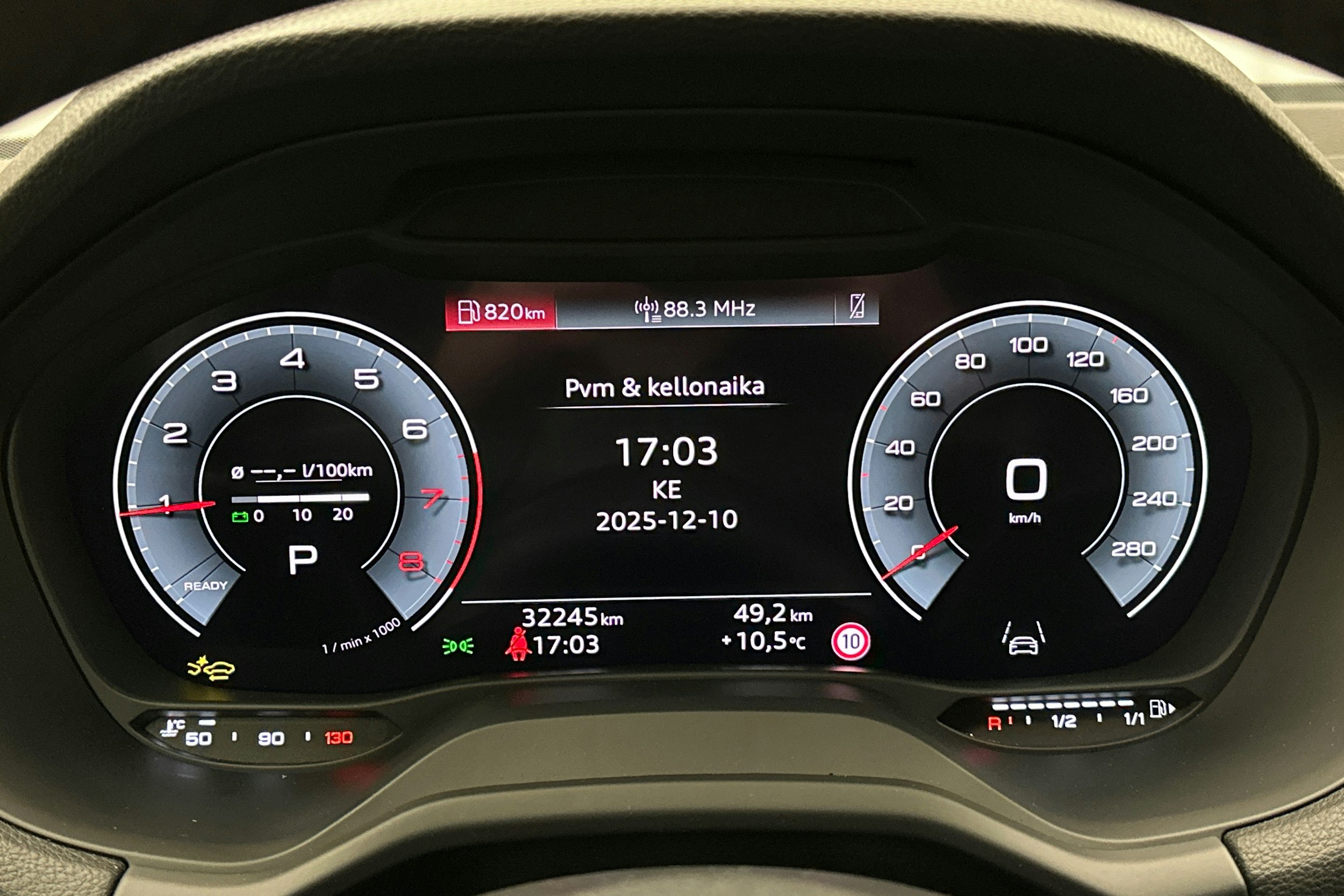 sininen Audi Q2 2024 kuva 20.