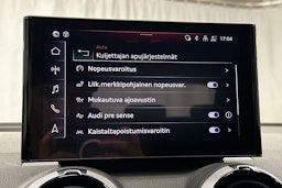 sininen Audi Q2 2024 kuva 23.