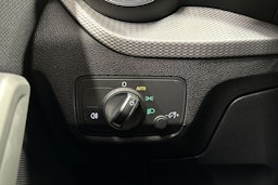 punainen Audi Q2 2024 kuva 28.
