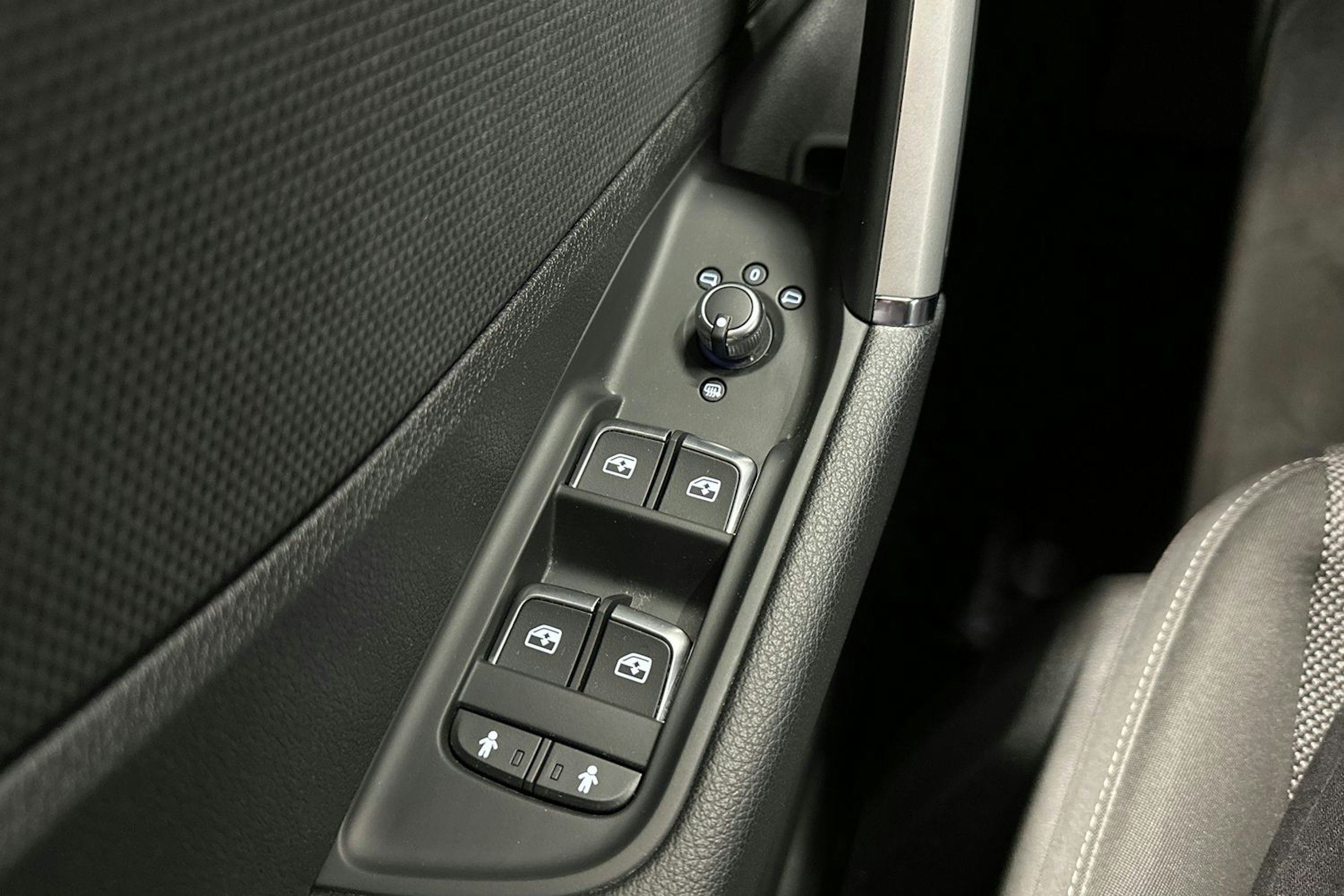 punainen Audi Q2 2024 kuva 29.