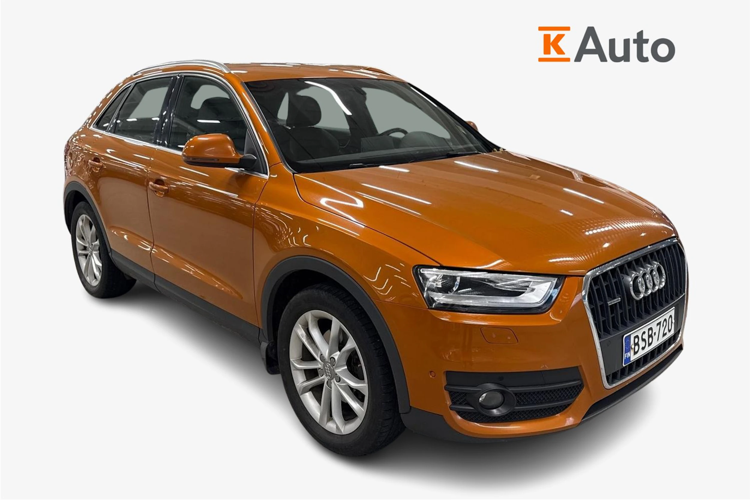 oranssi Audi Q3 2012 kuva 1.