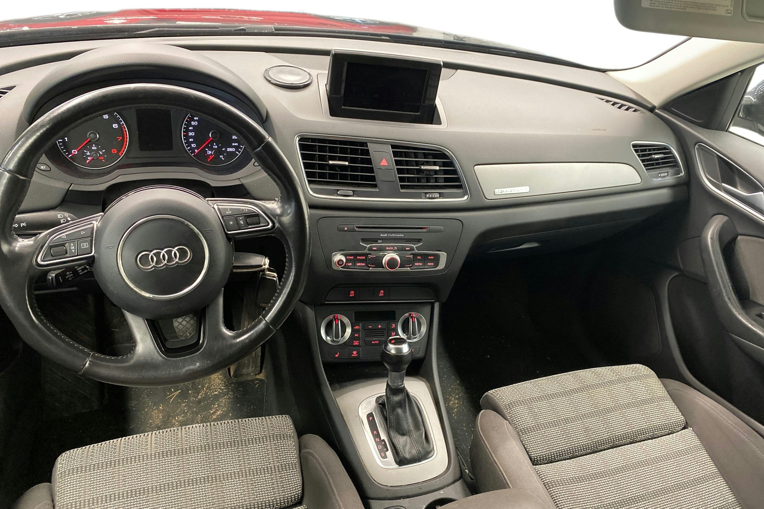 Musta Audi Q3 2012 kuva 7.