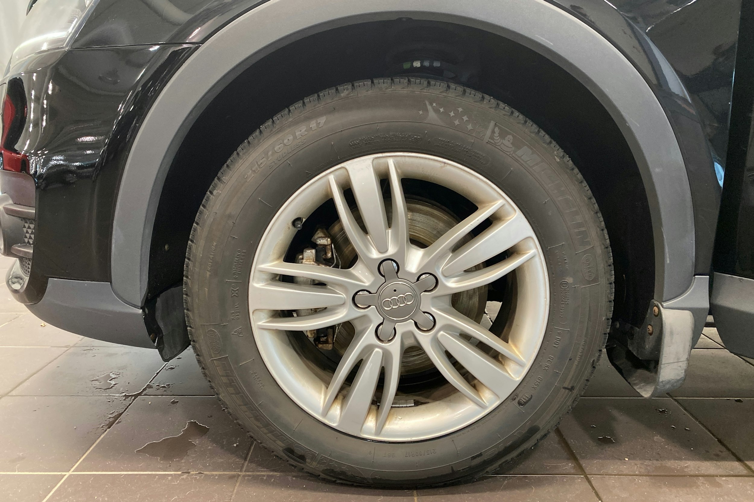 Musta Audi Q3 2012 kuva 9.