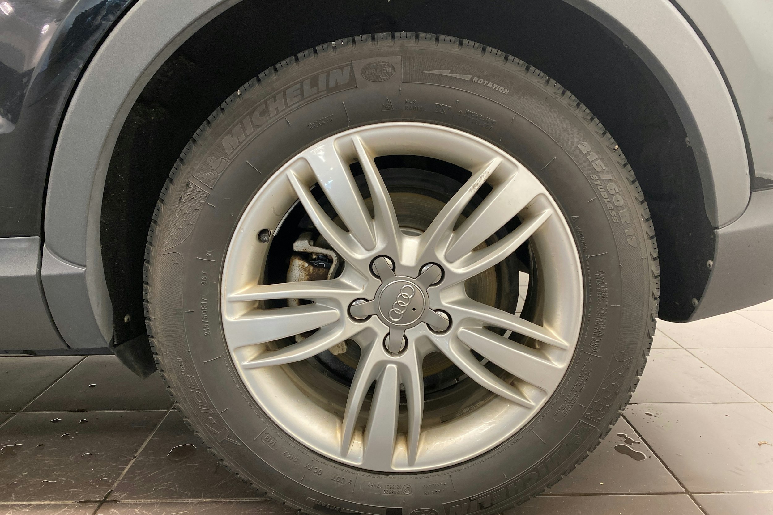 Musta Audi Q3 2012 kuva 10.