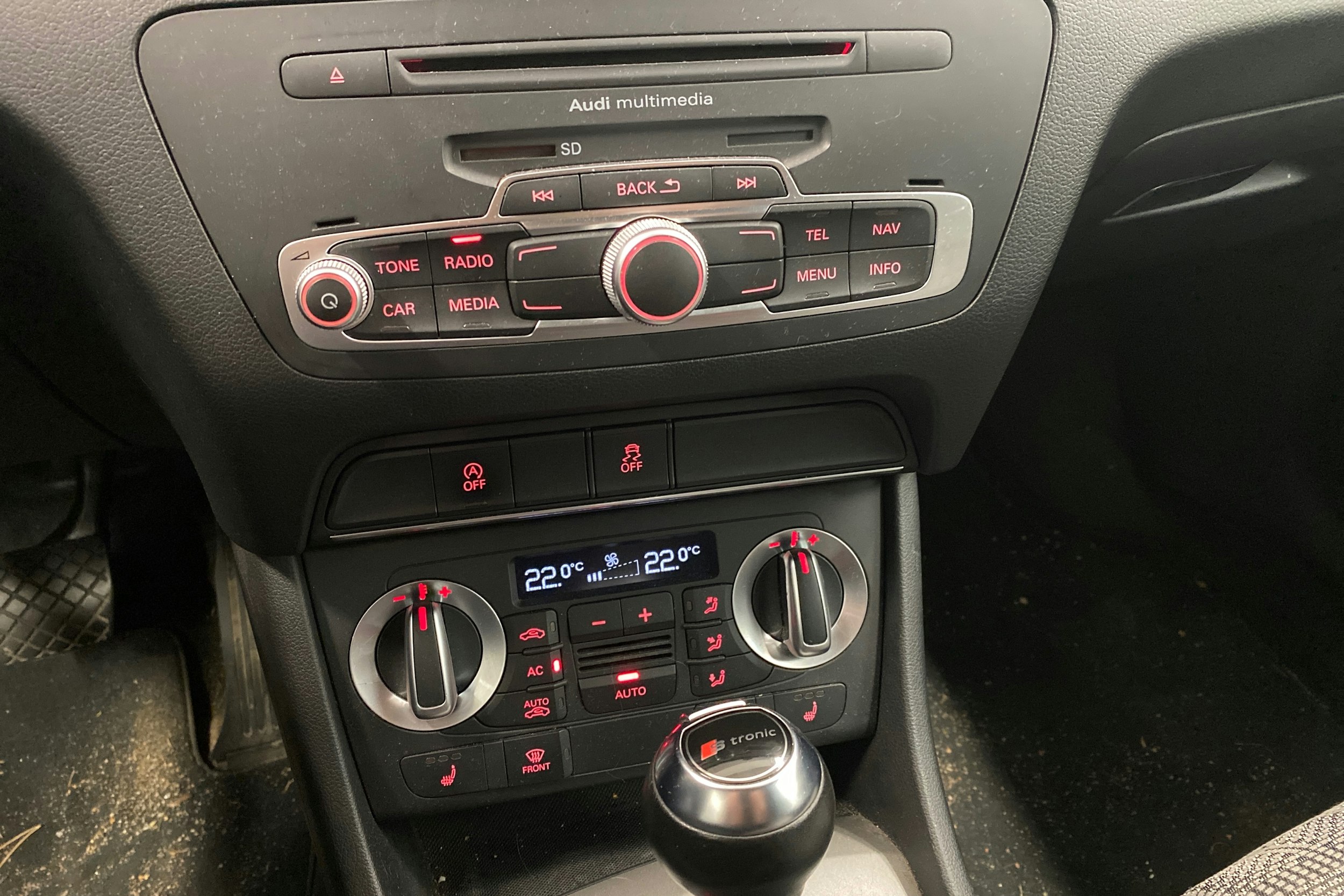 Musta Audi Q3 2012 kuva 11.