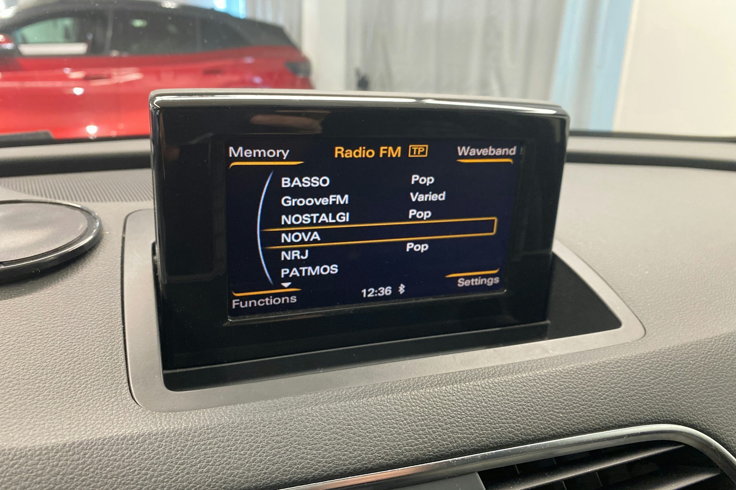 Musta Audi Q3 2012 kuva 12.