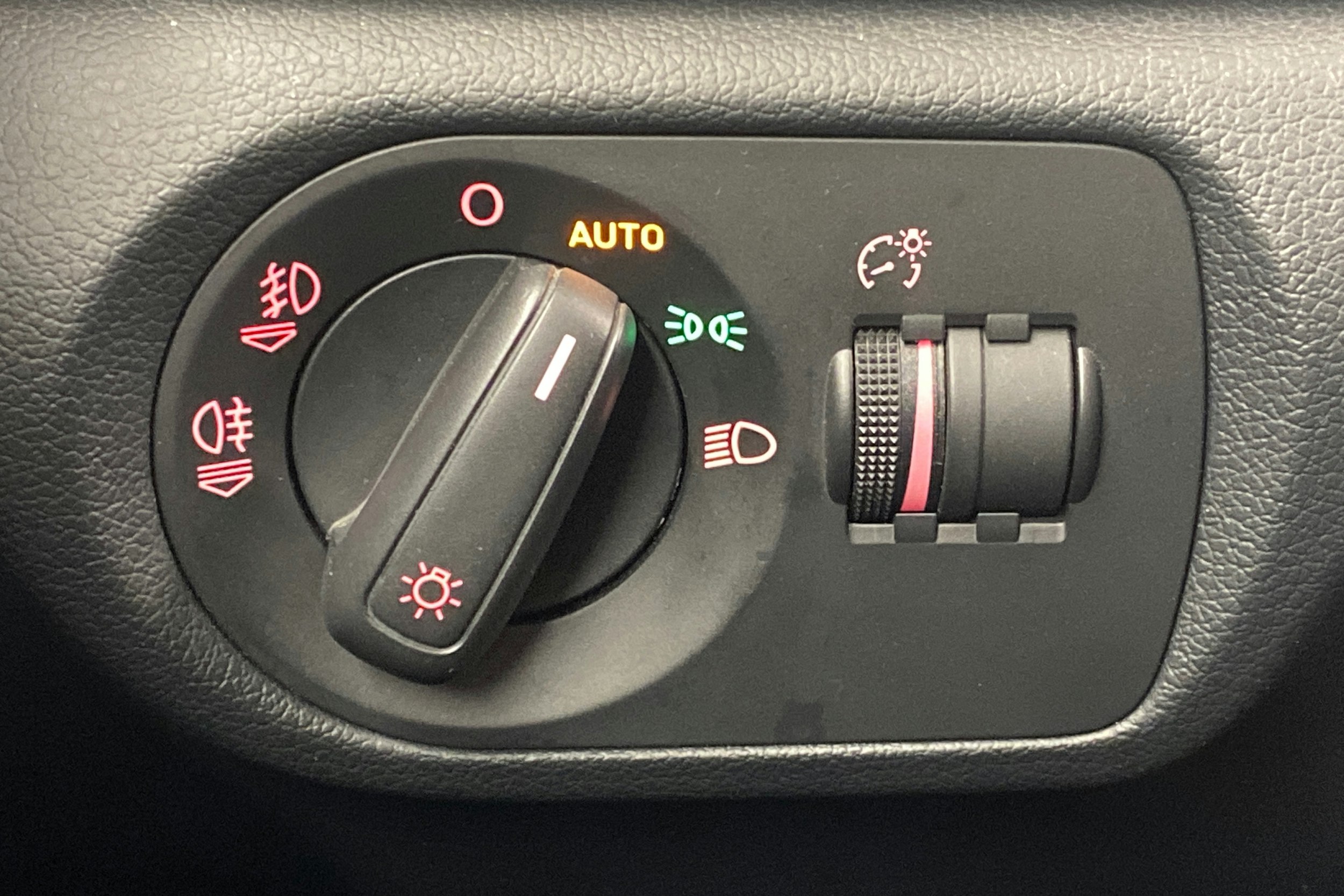 Musta Audi Q3 2012 kuva 15.