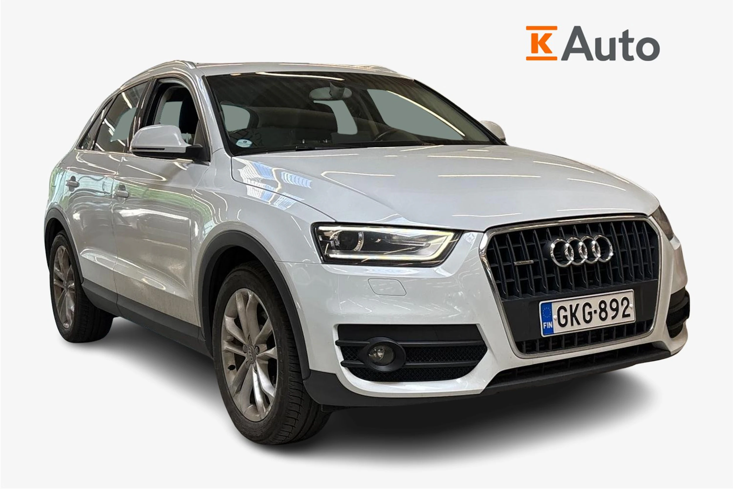 Valkoinen Audi Q3 2012 kuva 1.