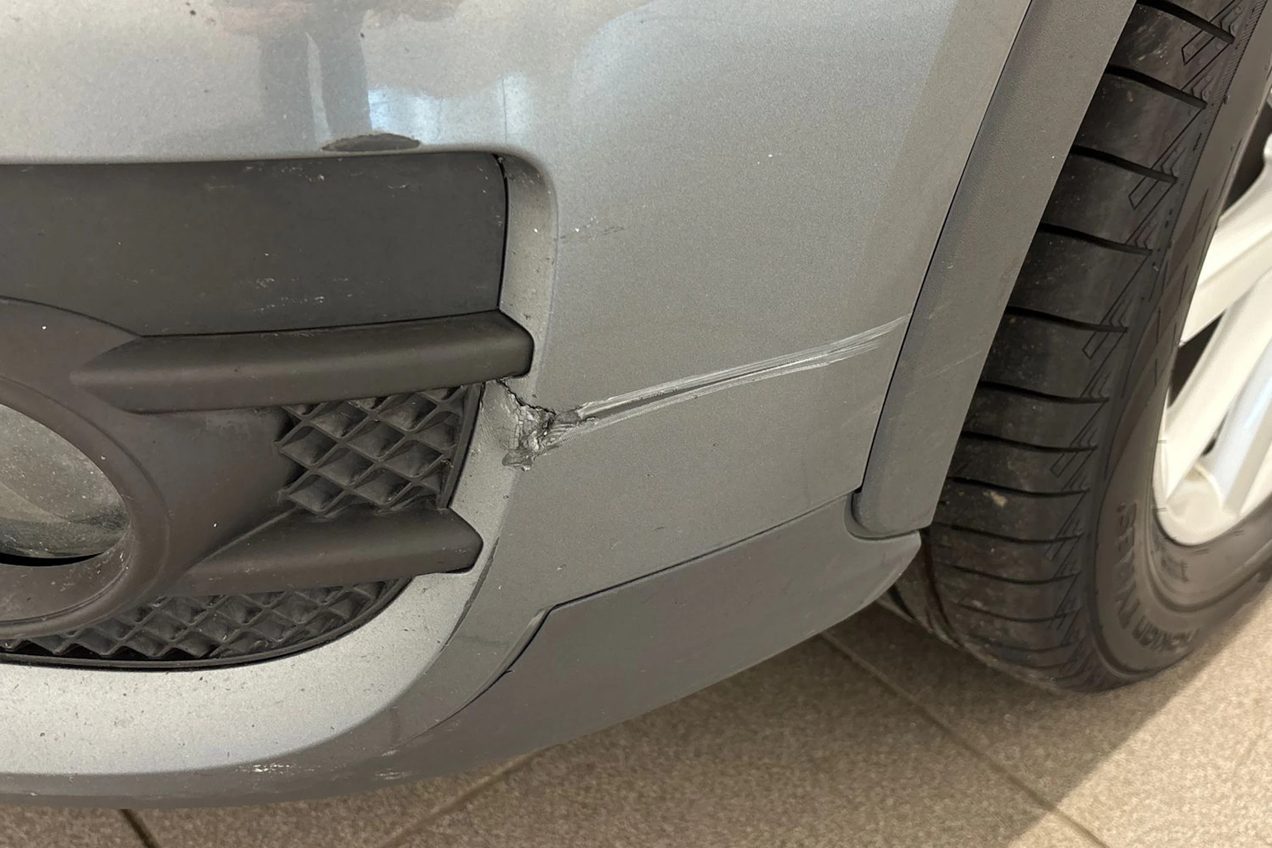 harmaa Audi Q3 2012 kuva 26.
