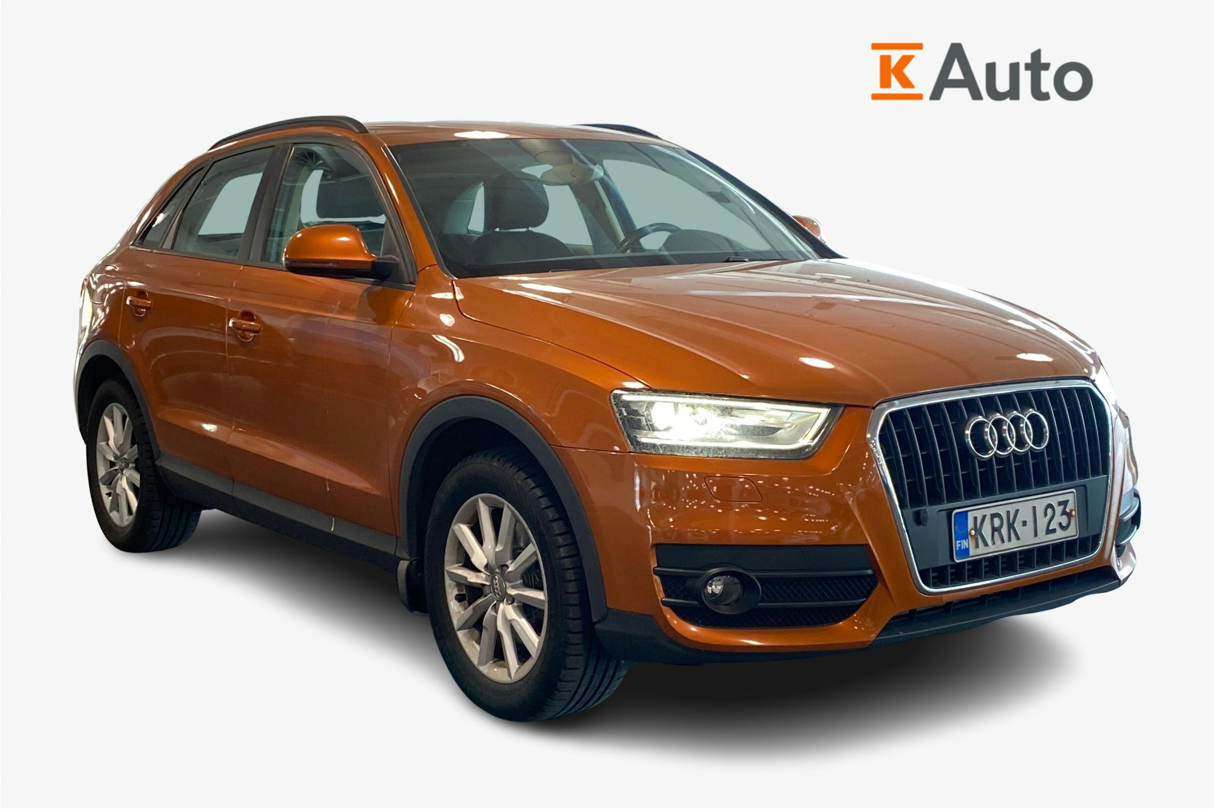 Oranssi Audi Q3 2012 kuva 1.
