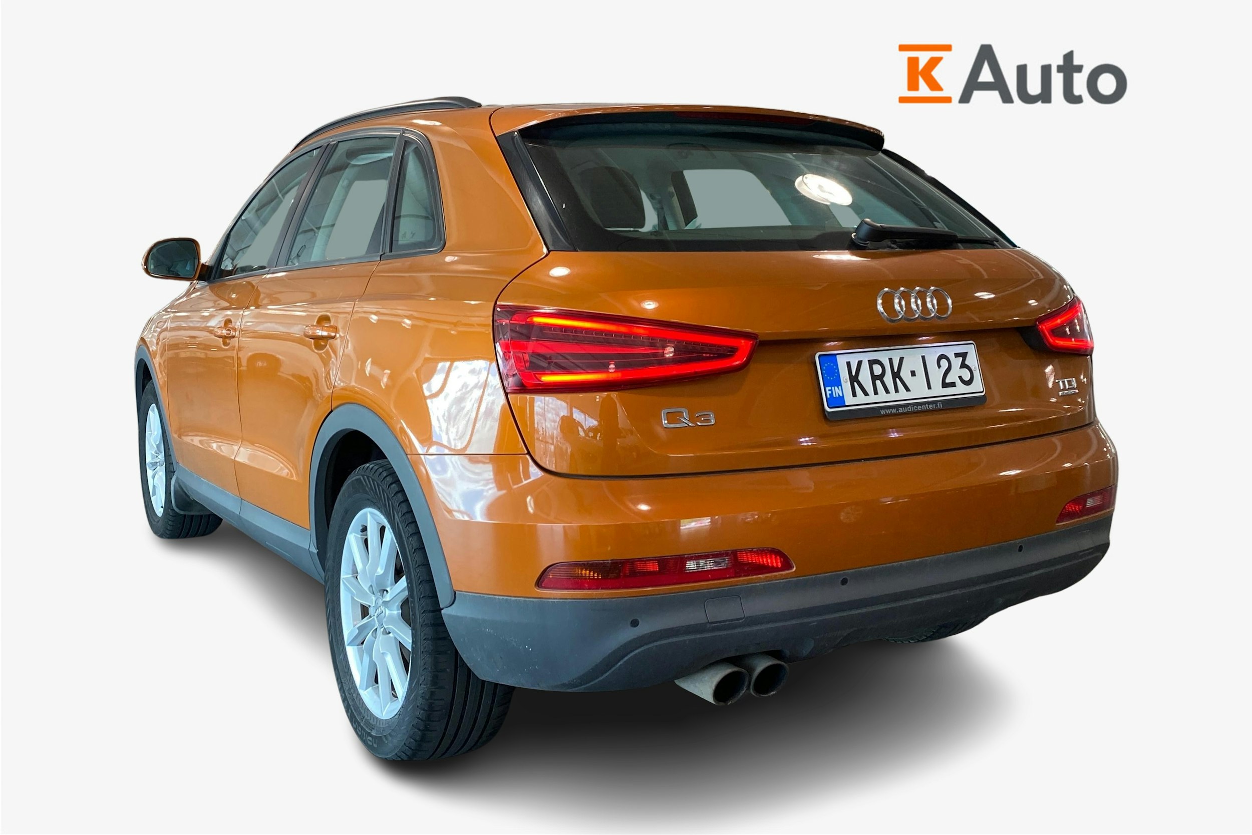 Oranssi Audi Q3 2012 kuva 2.