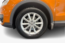 Oranssi Audi Q3 2012 kuva 11.
