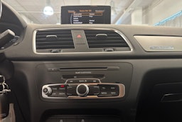 Oranssi Audi Q3 2012 kuva 15.