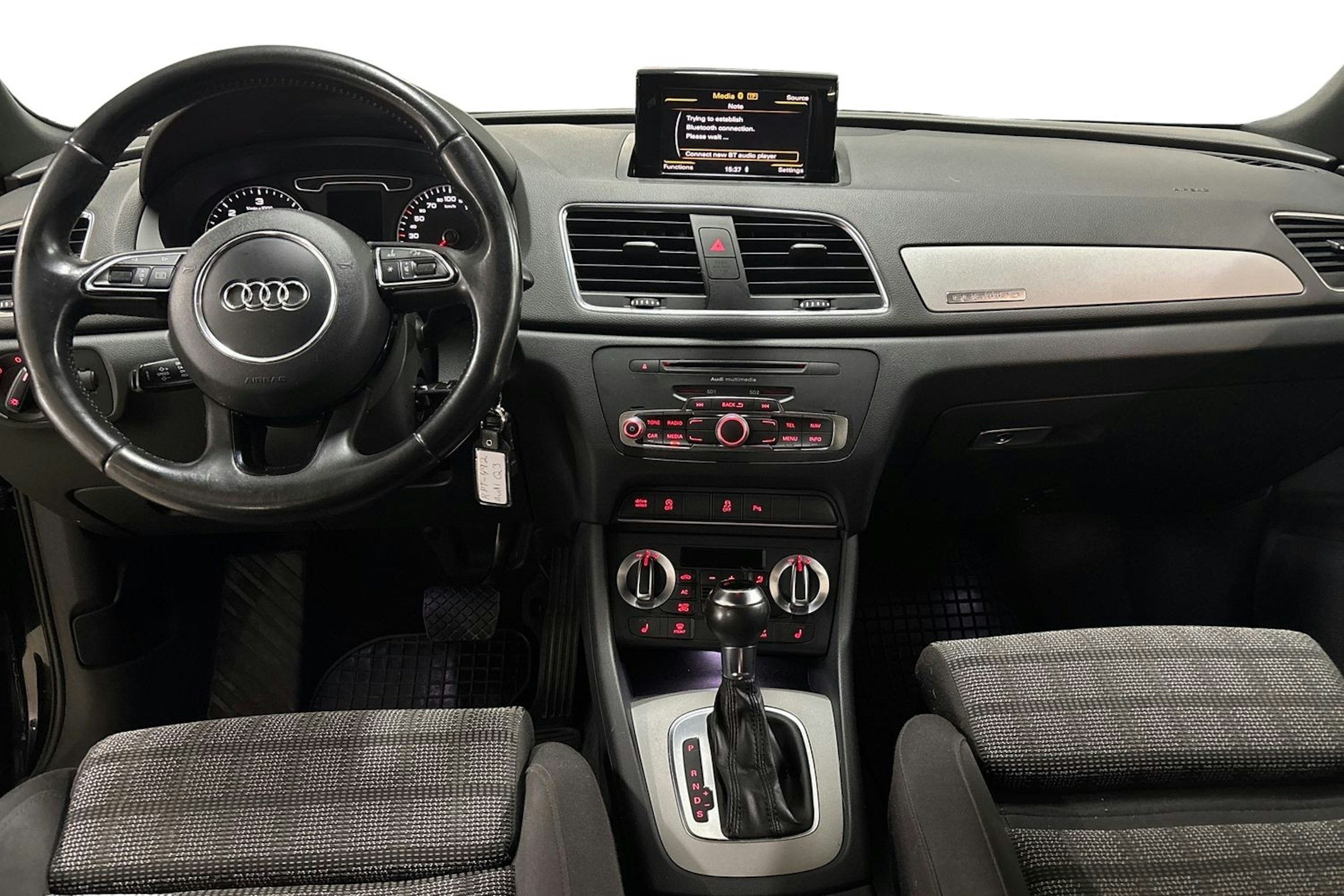 musta Audi Q3 2012 kuva 9.