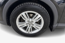 musta Audi Q3 2012 kuva 11.