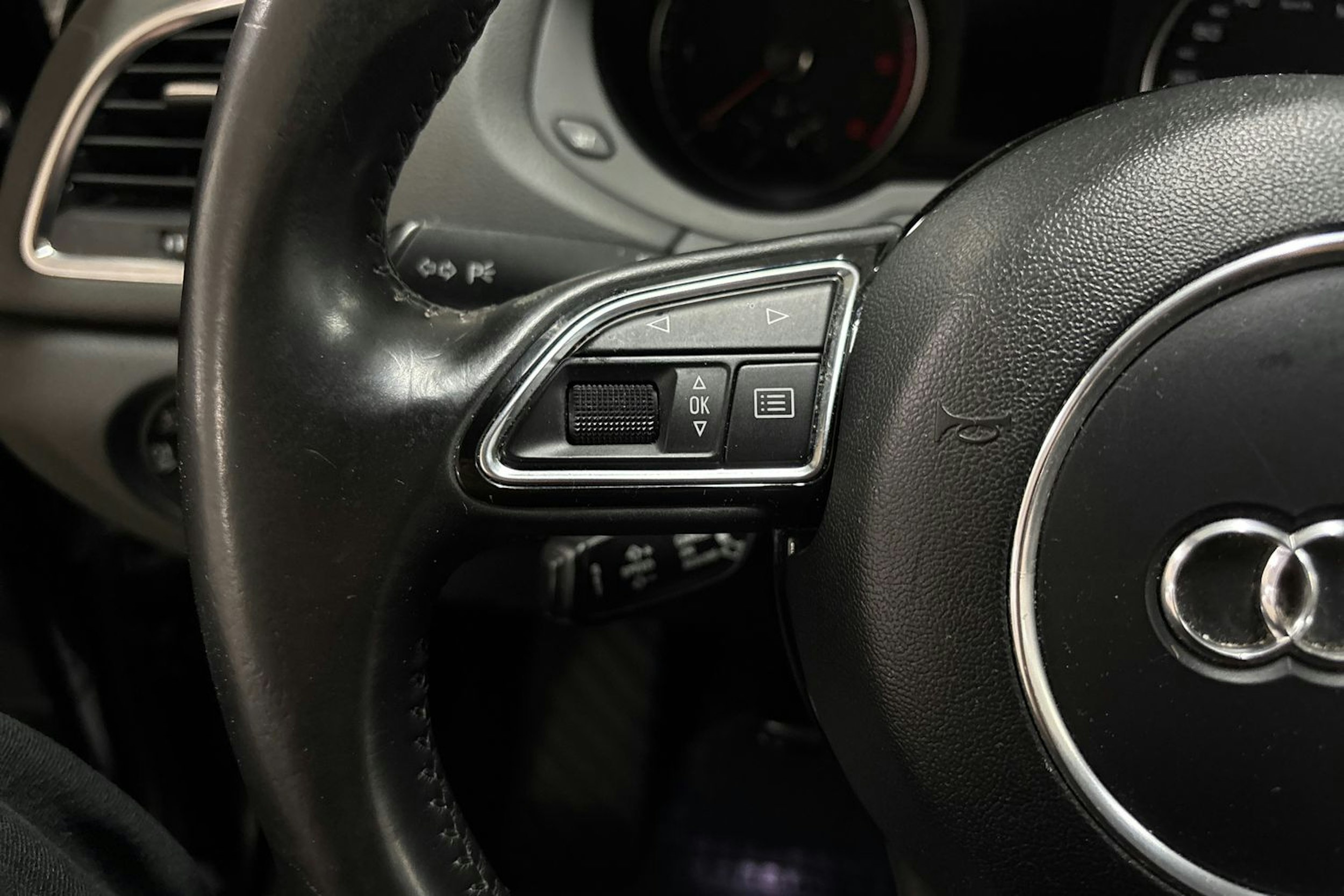 musta Audi Q3 2012 kuva 14.