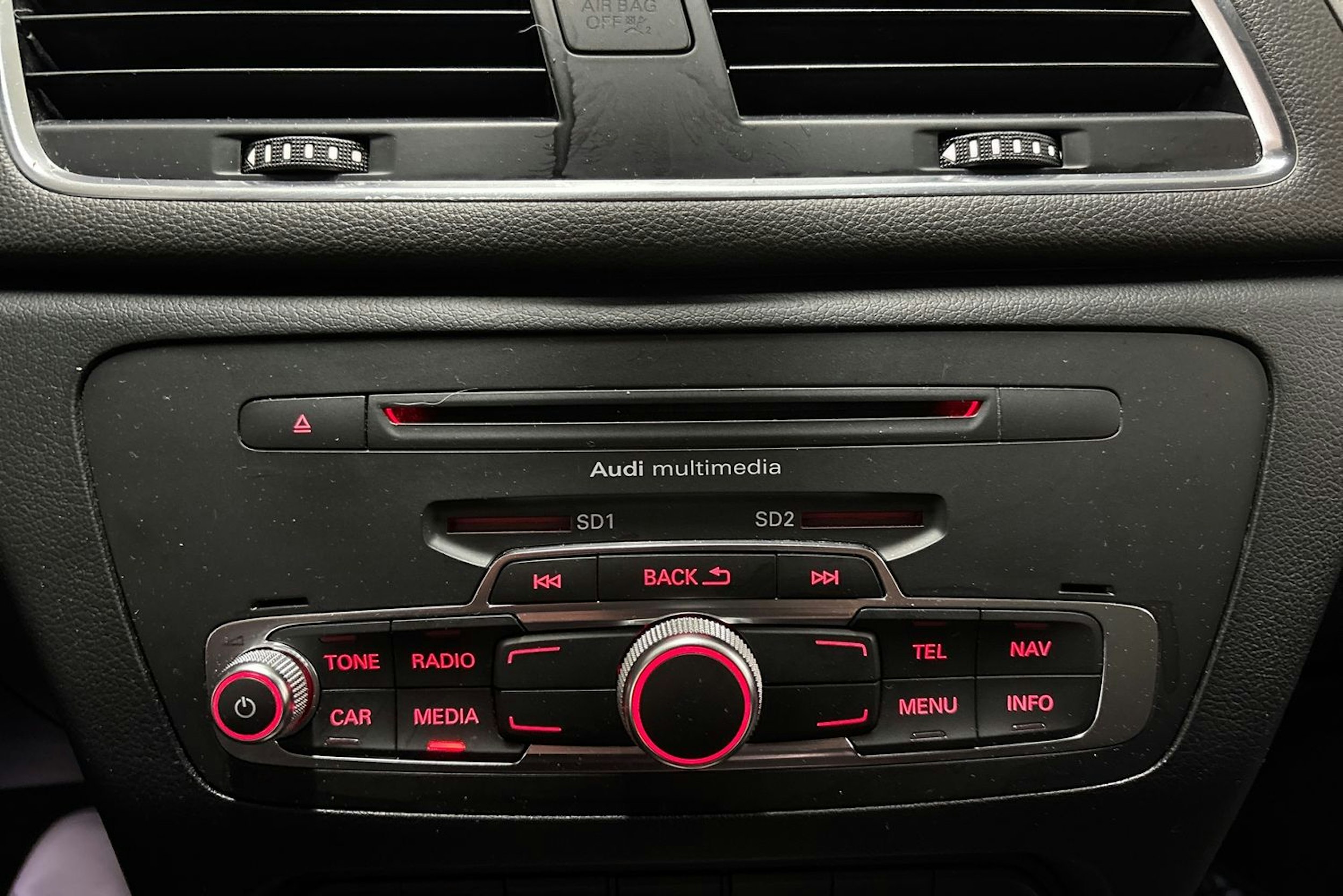 musta Audi Q3 2012 kuva 20.